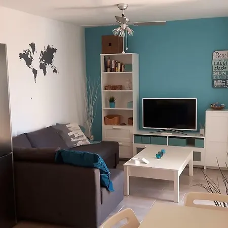 New Town Wifi Netflix Apartment *